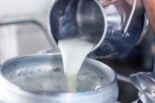pour-milk2